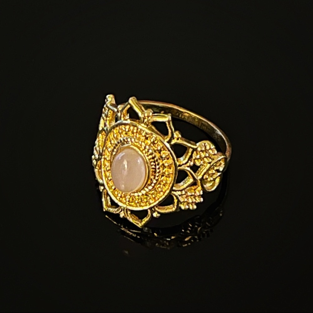 ✨Gorgeous Gold-plated Brass Ring with Gem